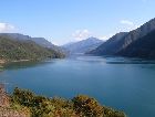 Грузия: Жинвальское водохранилище на Арагви Грузия: Жинвальское водохранилище на Арагви