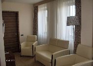 отель Avalon: комната отдыха в люксе отель Avalon: комната отдыха в люксе