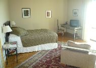 отель Avan Villa Tufenkian: Номер Queen Garden Terrace Loveseat отель Avan Villa Tufenkian: Номер Queen Garden Terrace Loveseat