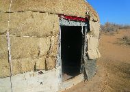 юртовый лагерь Aydar yurt camp: Вход в юрту юртовый лагерь Aydar yurt camp: Вход в юрту
