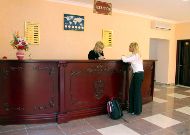 отель Empire Hotel Baku: ресепшен отель Empire Hotel Baku: ресепшен
