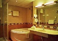 отель Meriton Grand Hotel Tallinn: ванна номера Junior Suite отель Meriton Grand Hotel Tallinn: ванна номера Junior Suite