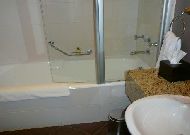 отель Hyatt Regency Baku: Ванная номера Делюкс отель Hyatt Regency Baku: Ванная номера Делюкс