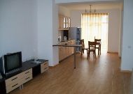 отель Каприз: Гостиная и кухня в Камелии отель Каприз: Гостиная и кухня в Камелии