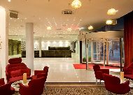 отель Meriton Conference & SPA Hotel: Холл