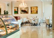 отель Meriton Conference & SPA Hotel: кафе Mademoiselle