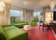 отель Meriton Conference & SPA Hotel: гостиная номера Suite