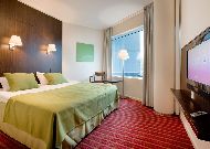 отель Meriton Conference & SPA Hotel: спальня номера Suite