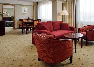отель Meriton Grand Conference & SPA Hotel: Гостиная номера Suite отель Meriton Grand Conference & SPA Hotel: Гостиная номера Suite