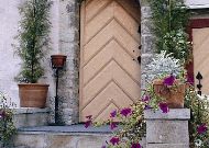 отель Schlossle Hotels: Выход во внутренний дворик отель Schlossle Hotels: Выход во внутренний дворик