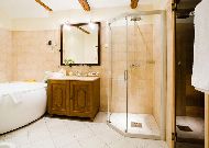 отель Schlossle Hotels: Ванна в номере Schlossle Suite отель Schlossle Hotels: Ванна в номере Schlossle Suite