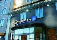 отель Radisson Blu Hotel Klaipeda: Отель вечером отель Radisson Blu Hotel Klaipeda: Отель вечером