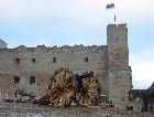 Раквере: Развалины замка на холме Валлимяги Раквере: Развалины замка на холме Валлимяги