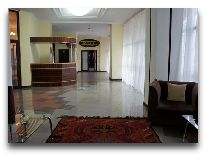 отель Almaty: Холл