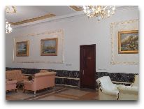 отель Armenian Royal Palace: Холл отеля 