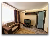 отель Беларусь: Апартаменты гостиная
