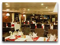 отель Bhaya Cruise: Ресторан