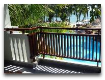 отель Canary Beach Resort: Deluxe pool view room - терраса