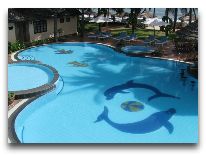 отель Canary Beach Resort: Бассейн