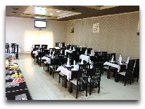 отель Issam: Ресторан 