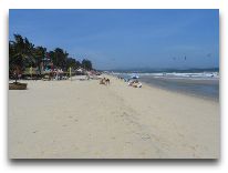 отель Cham Villas Resort: Пляж