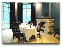 отель Chatcal Mountains: Гостиная в коттедже 