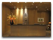 отель Chenot Palace Health Wellness Hotel: Ресепшен