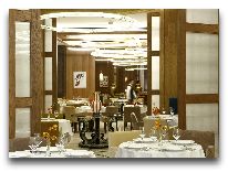 отель Chenot Palace Health Wellness Hotel: Ресторан отеля