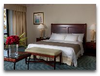 отель Courtyard bu Marriott Hotel: Номер Junior Suite спальня