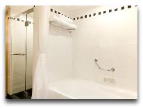 отель Duxton Hotel: Ванная в номере Executive Apartments
