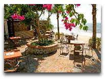 отель Dynasty Mui Ne Beach Resort: Бар на пляже