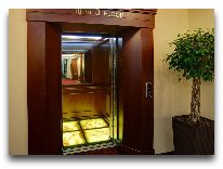 отель Elegant Hotel& Resort: Лифт 