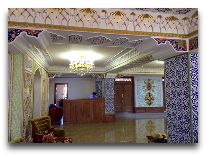 отель Emirkhan: Холл отеля