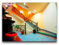 отель Yerevan Deluxe Hotel: Лестница