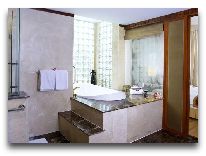 отель Swiss-Belhotel Golden Sand Resort & Spa: Deluxe garden view room - ванная