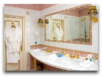 отель Гранд Палас: Ванна номера люкс 