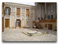 отель Lyabai Hauz: Внутренний дворик 