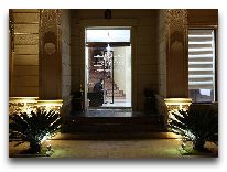 отель Luxe Lankaran Hotel: Вход в отель 