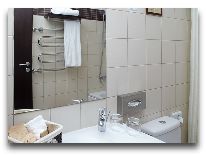 отель Business&Entertaiment centre Margis: Ванная в номере бизнес класса