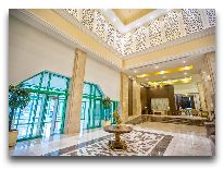 отель Ramada Plaza Astana: Холл отеля