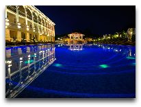 отель Palace Del Mar: Бассейн ночью