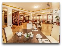 отель Porta Caucasia Kazbegi: Ресторан Лигурия терраса