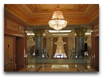 отель President Hotel: Лифты