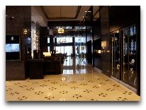 отель Ritz-Carlton Almaty: Холл между этажами 