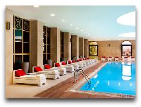 отель Sheraton Batumi: Крытый бассейн