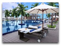 отель Sunrise Hoi An Beach Resort Hotel: Бассейн