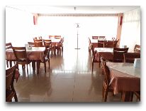 отель Тагайтай: Ресторан
