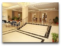 отель Tashkent: Холл отеля