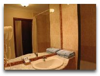 отель Turkestan: Ванная в номере 
