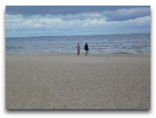  Латвия: информация для туристов, фото: Пляж Юрмалы в Майори